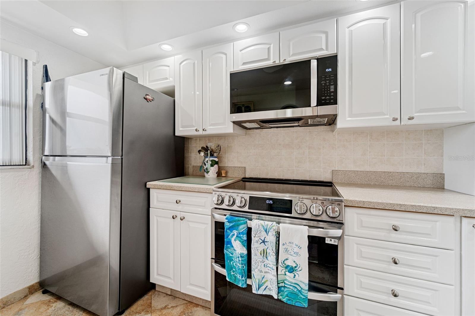 Image 4 of 45 For 17580 Gulf Boulevard 401