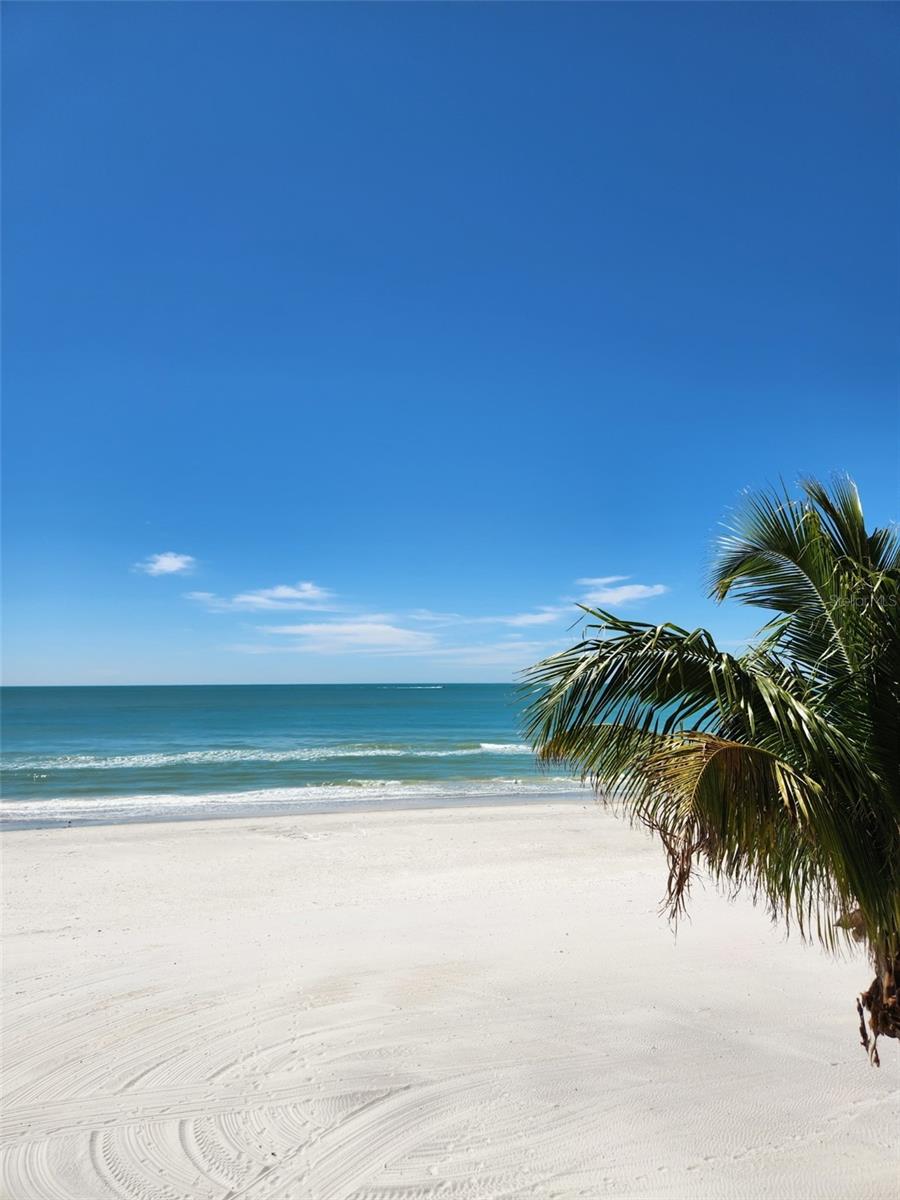 Image 41 of 45 For 17580 Gulf Boulevard 401