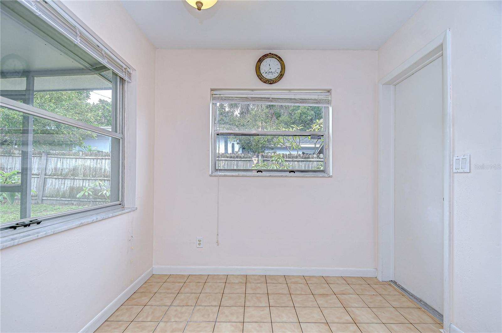 Image 13 of 33 For 1633 Braund Avenue