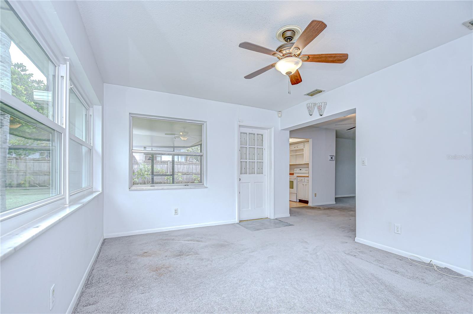 Image 16 of 33 For 1633 Braund Avenue