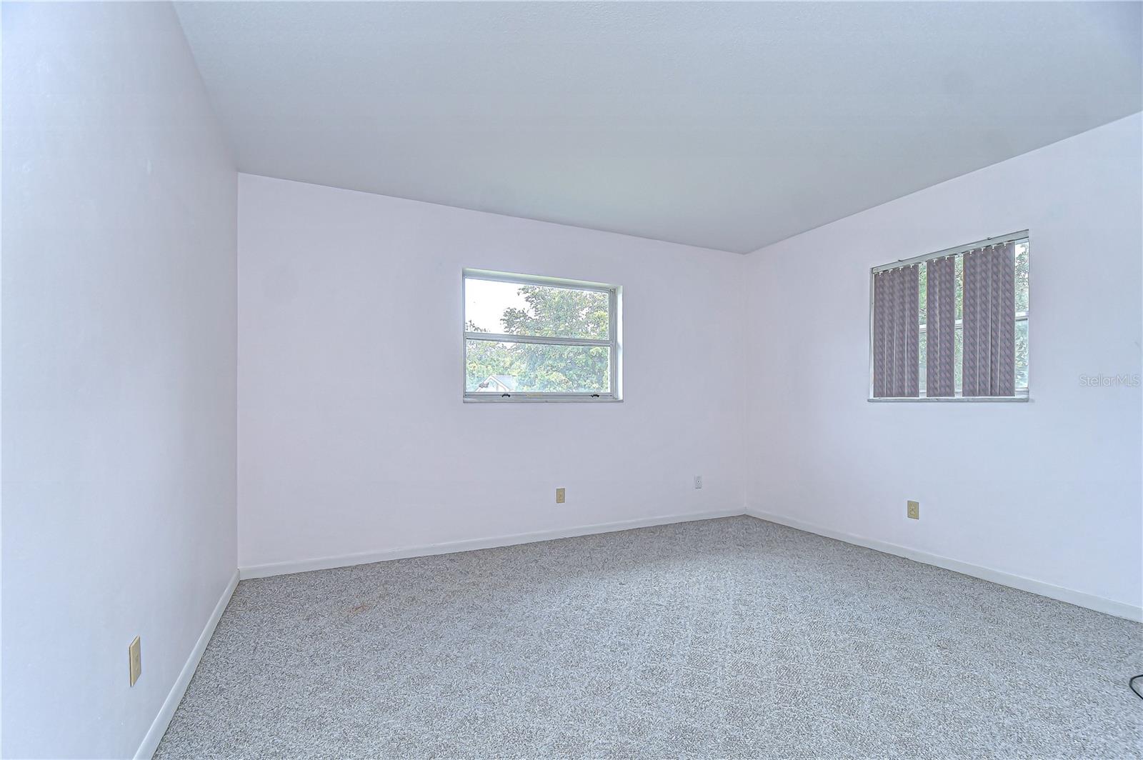 Image 17 of 33 For 1633 Braund Avenue