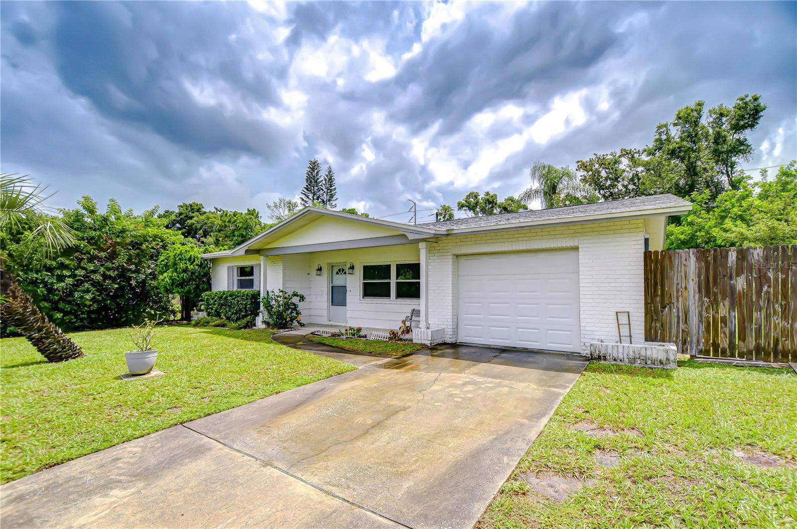 Image 4 of 33 For 1633 Braund Avenue