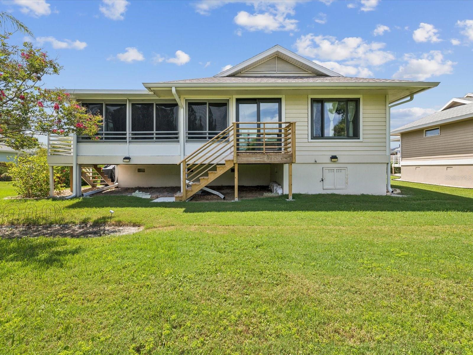 Image 27 of 61 For 1007 Lake Avoca Drive