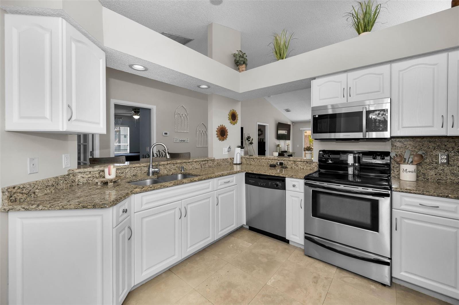 Image 11 of 53 For 3678 Amelia Way