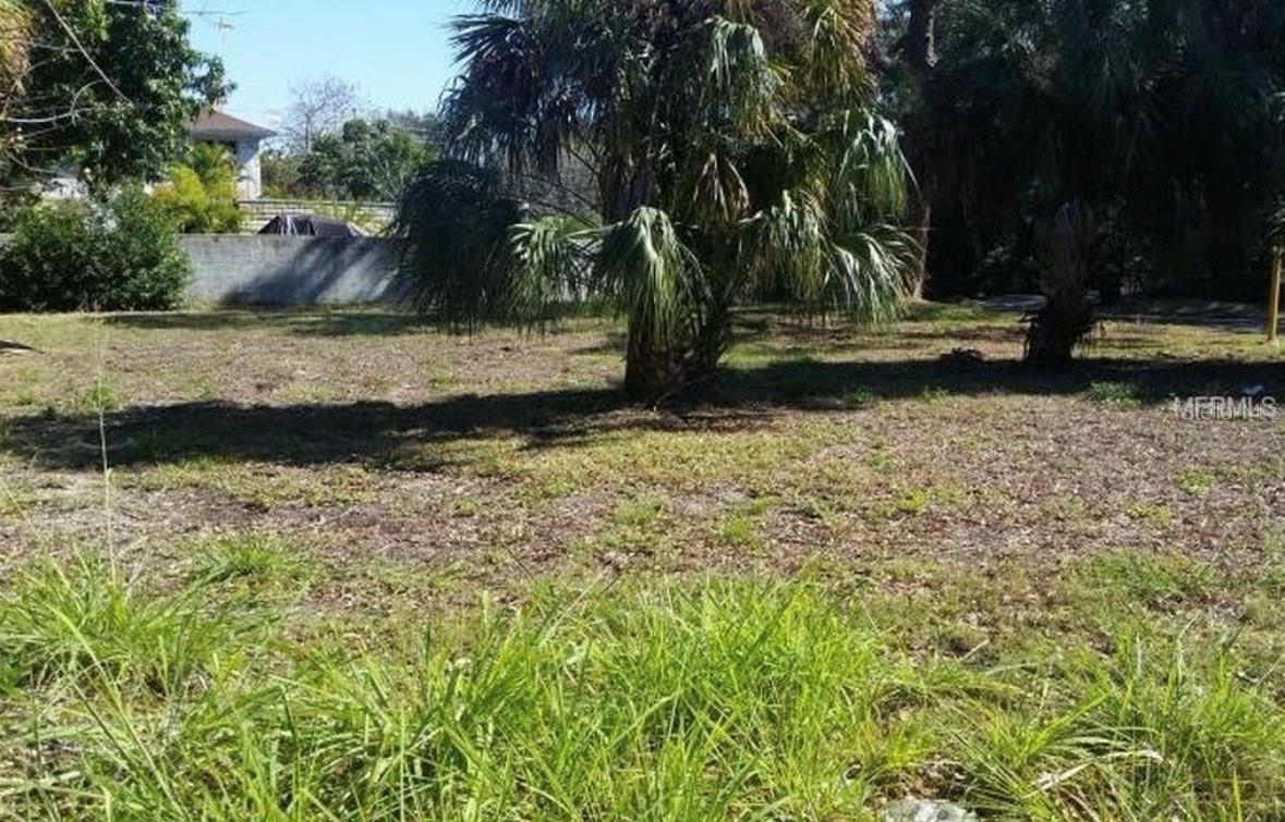 Image 2 of 4 For 627 35th Avenue S