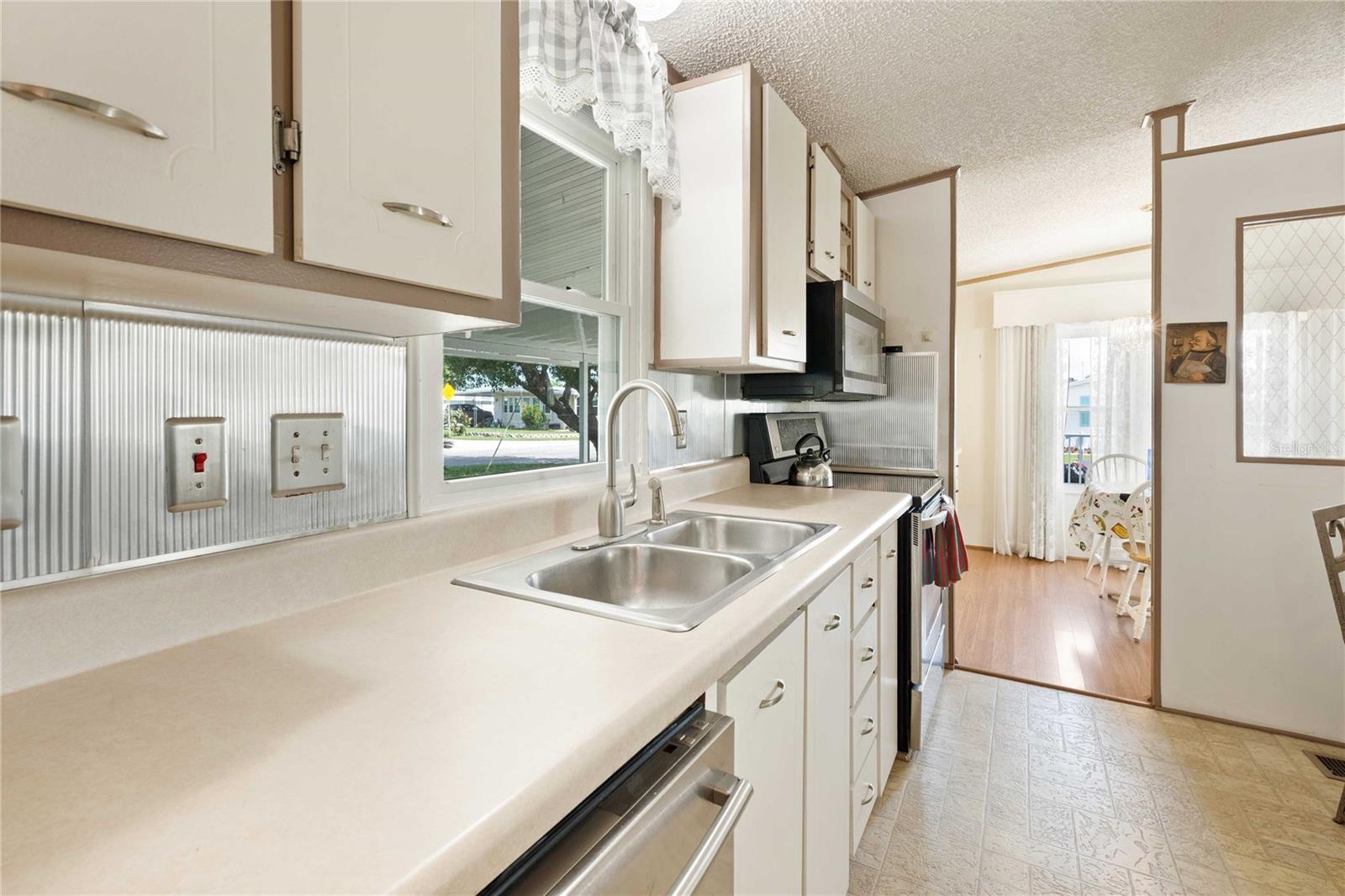 Image 11 of 66 For 36732 Beth Avenue