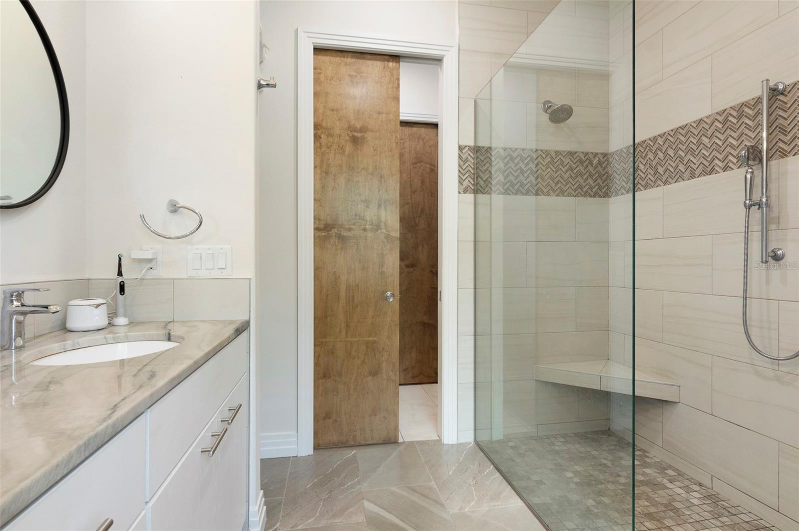 Image 19 of 49 For 2637 Bayside Drive S