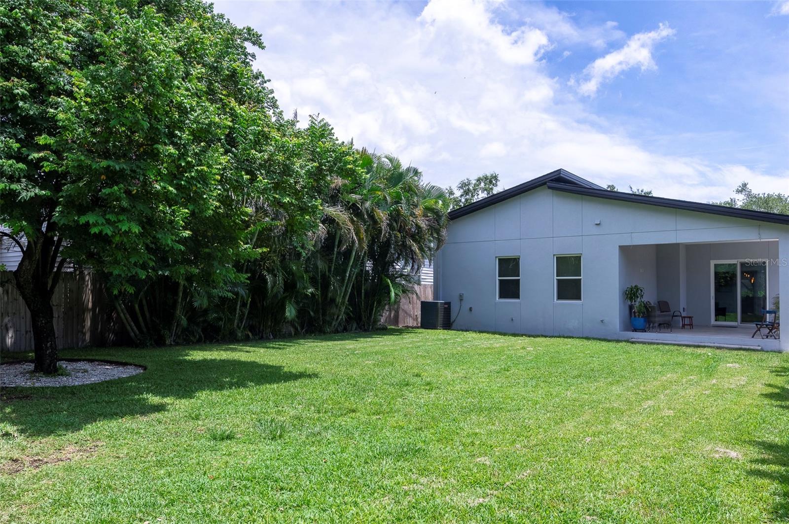 Image 29 of 49 For 2637 Bayside Drive S