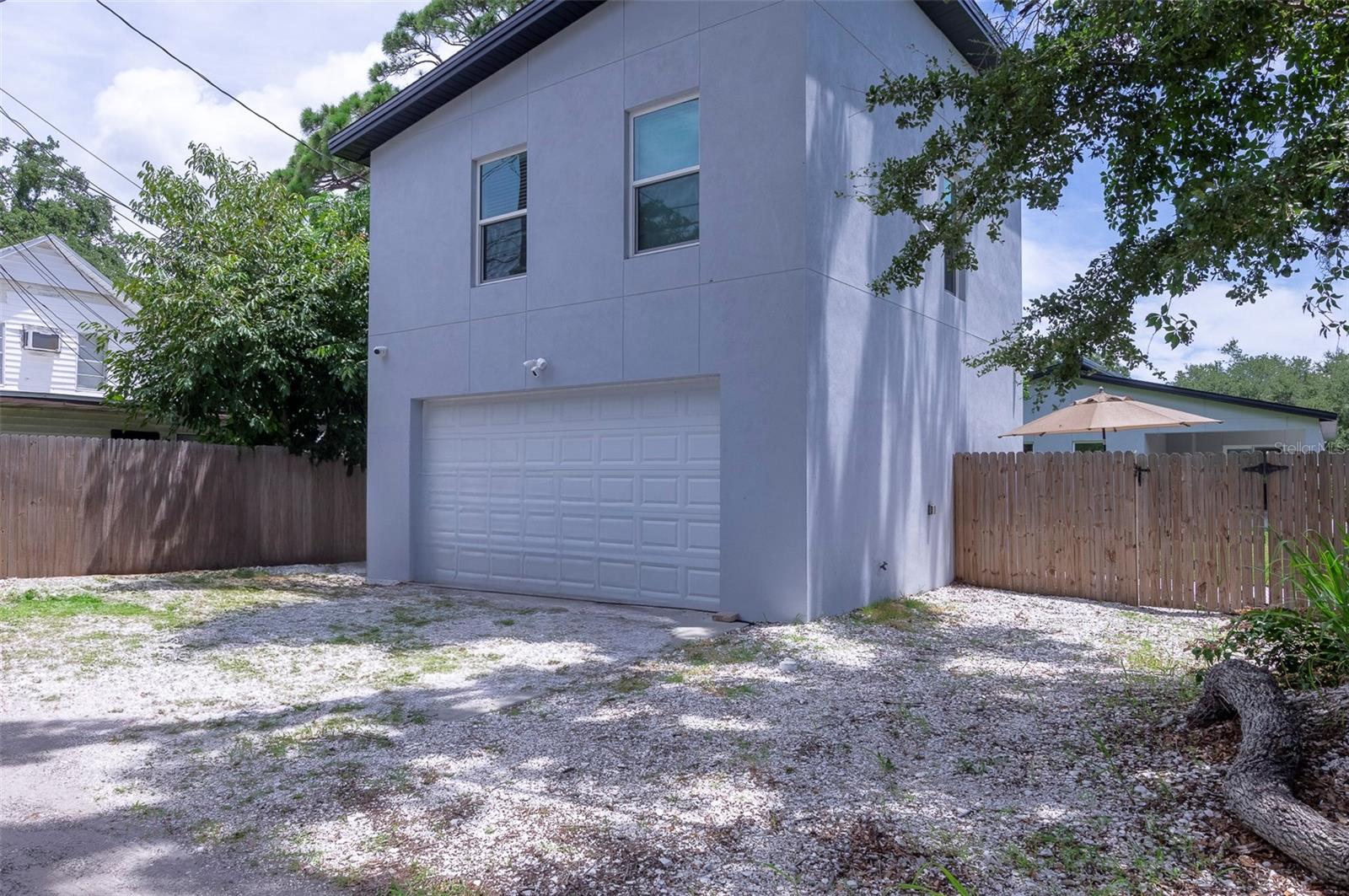 Image 33 of 49 For 2637 Bayside Drive S