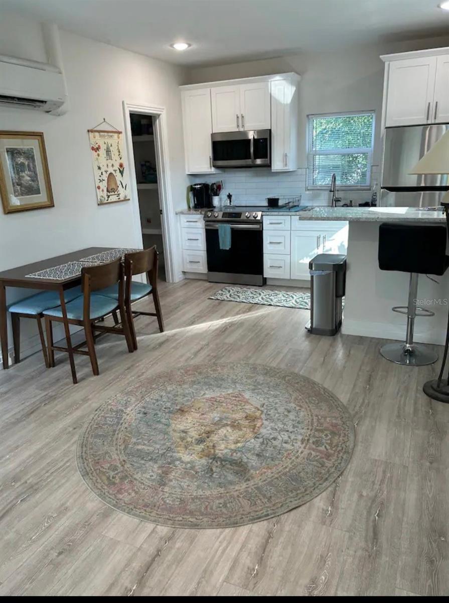 Image 36 of 49 For 2637 Bayside Drive S