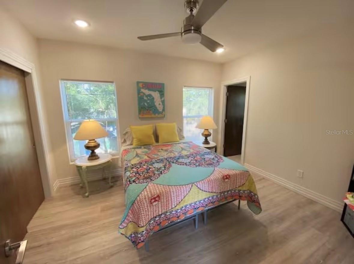 Image 39 of 49 For 2637 Bayside Drive S