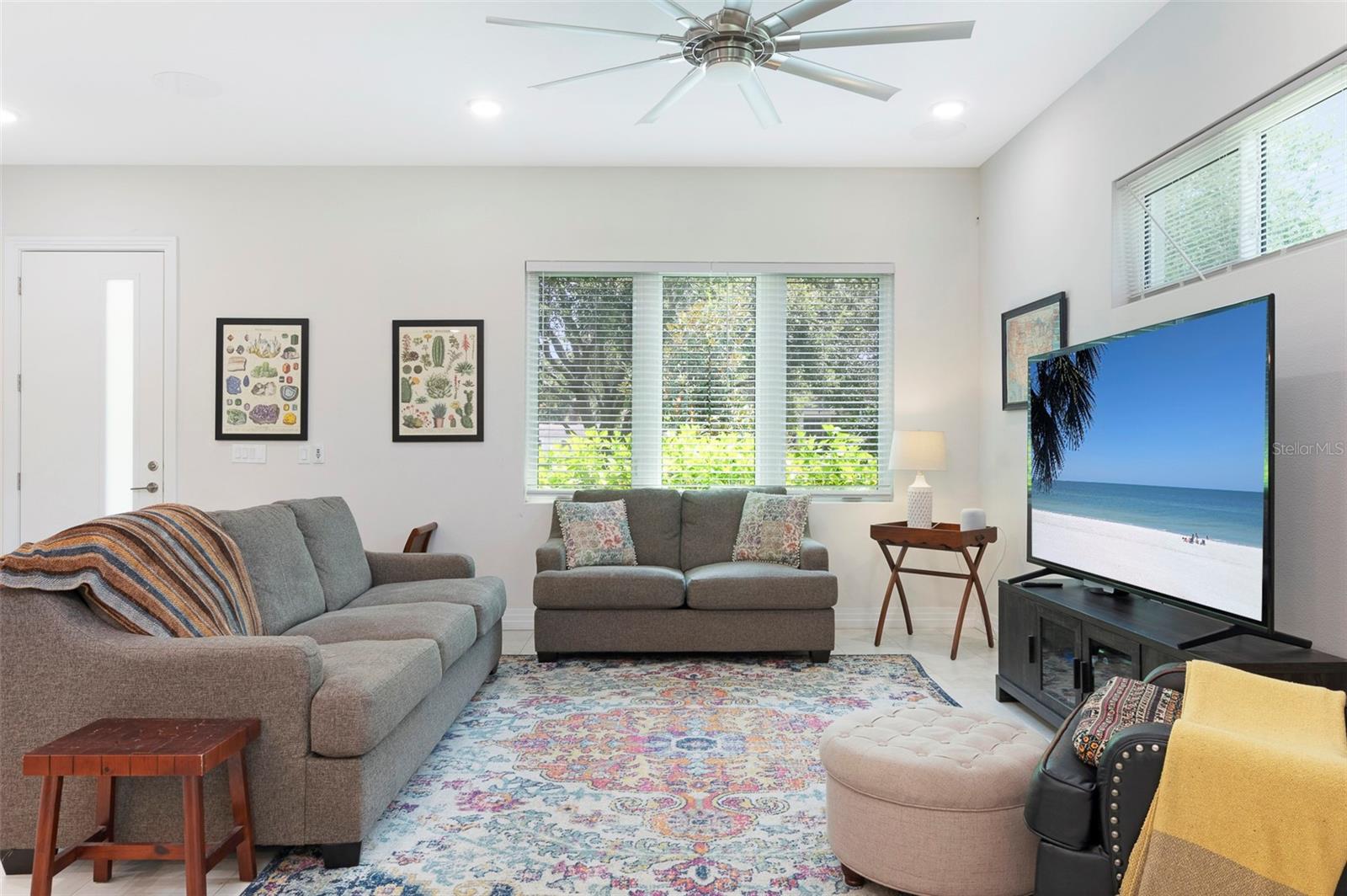 Image 7 of 49 For 2637 Bayside Drive S