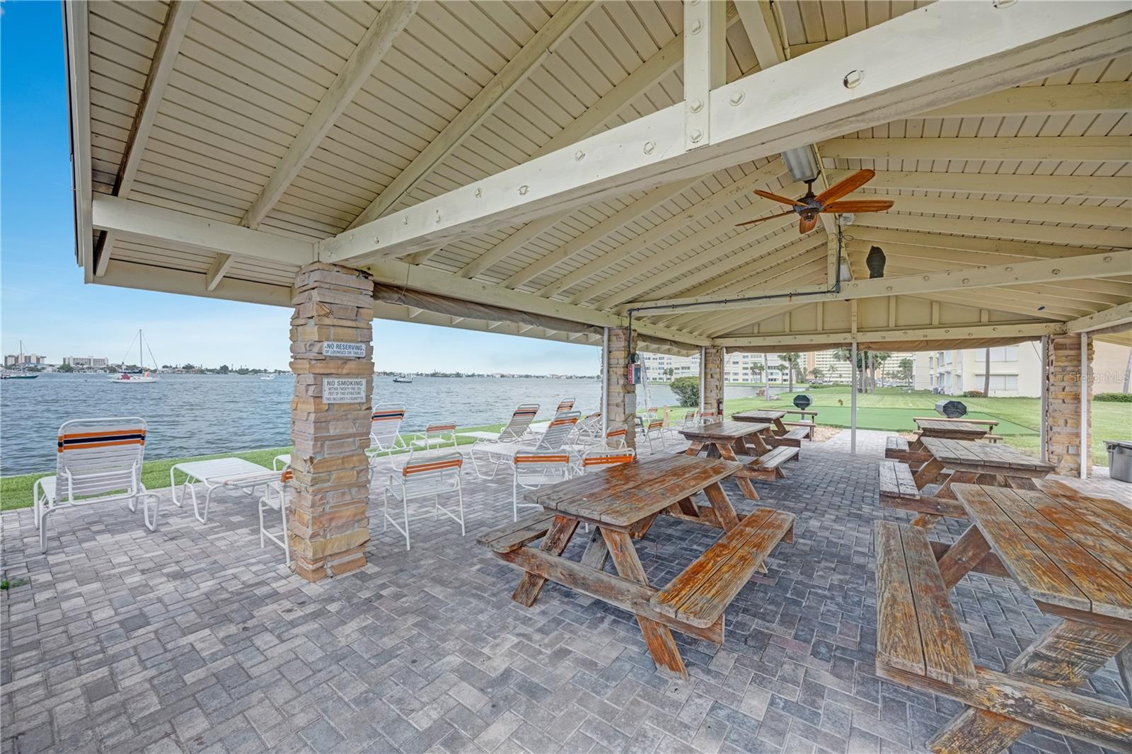 Image 31 of 47 For 4525 Cove Circle 1002