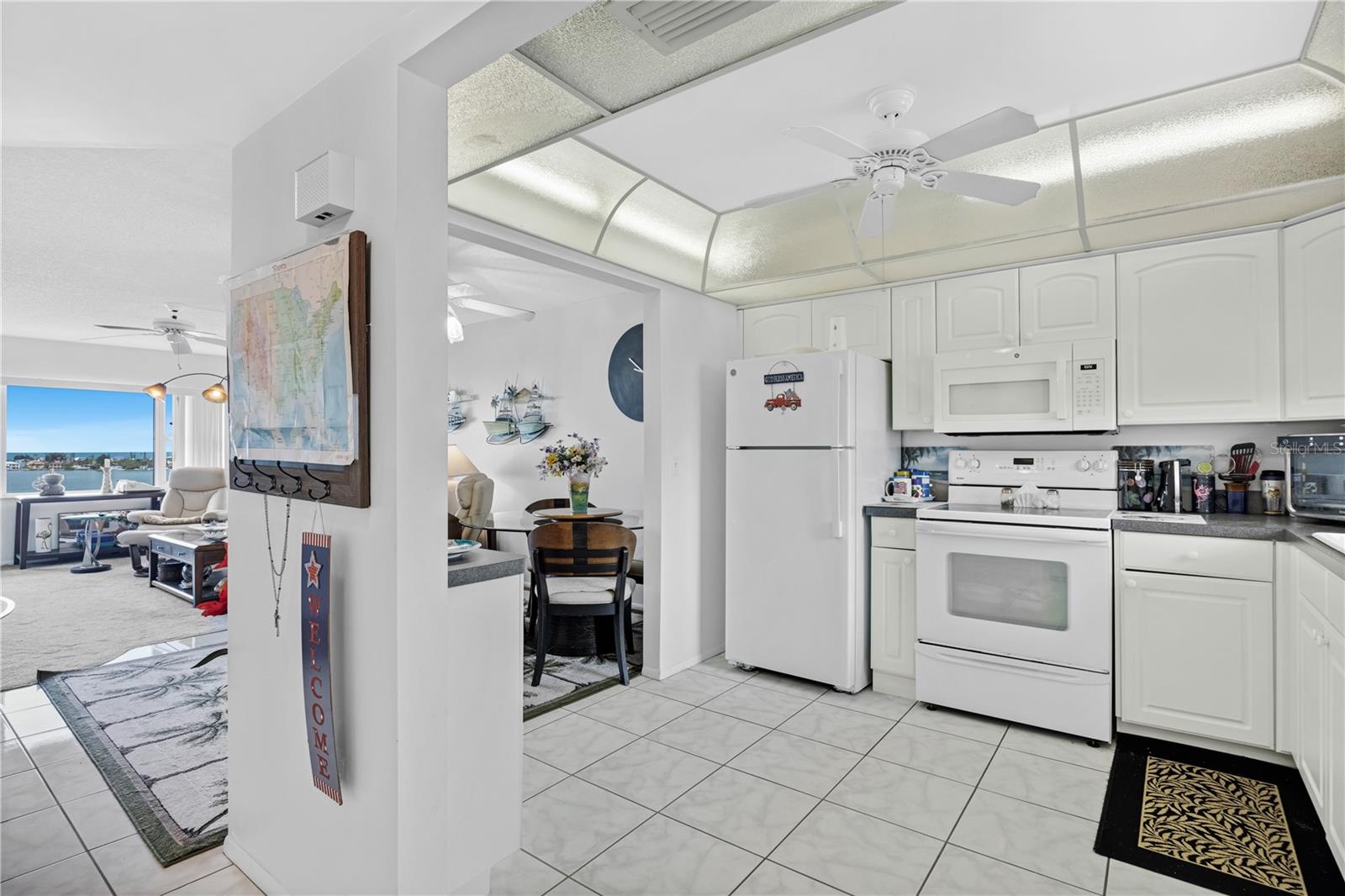 Image 6 of 47 For 4525 Cove Circle 1002