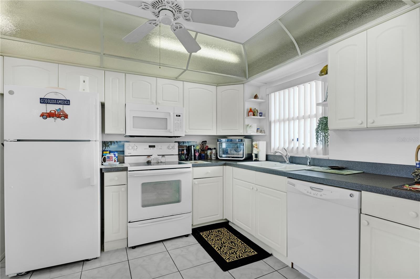 Image 8 of 47 For 4525 Cove Circle 1002