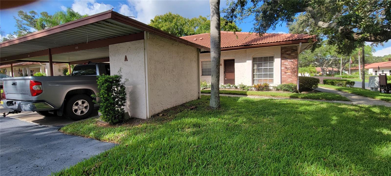Listing photo id 20 for 1210 Montrose Place