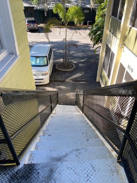 Image 17 of 18 For 609 Oak Avenue 5