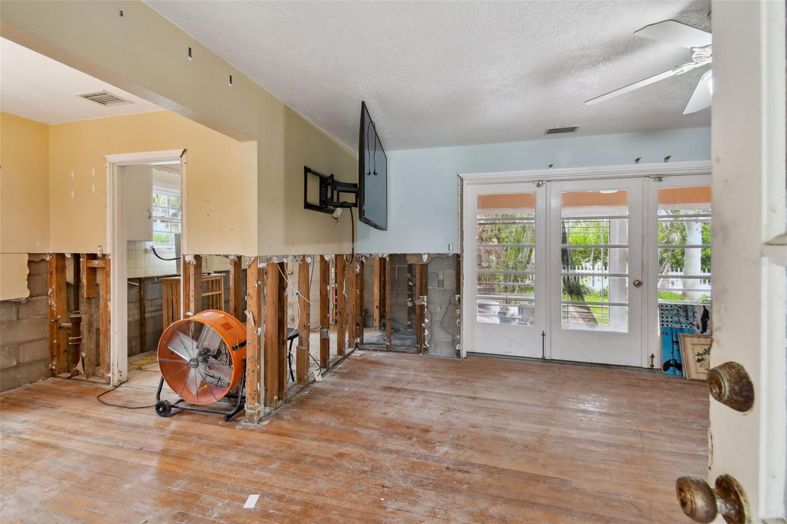 Image 10 of 70 For 16615 Gulf Boulevard