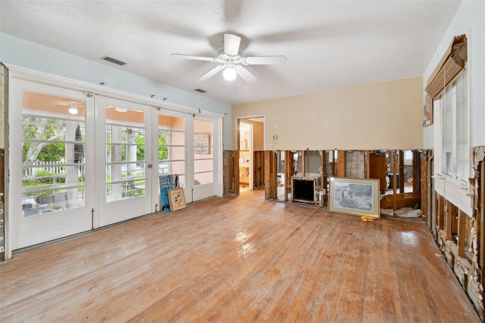 Image 11 of 70 For 16615 Gulf Boulevard