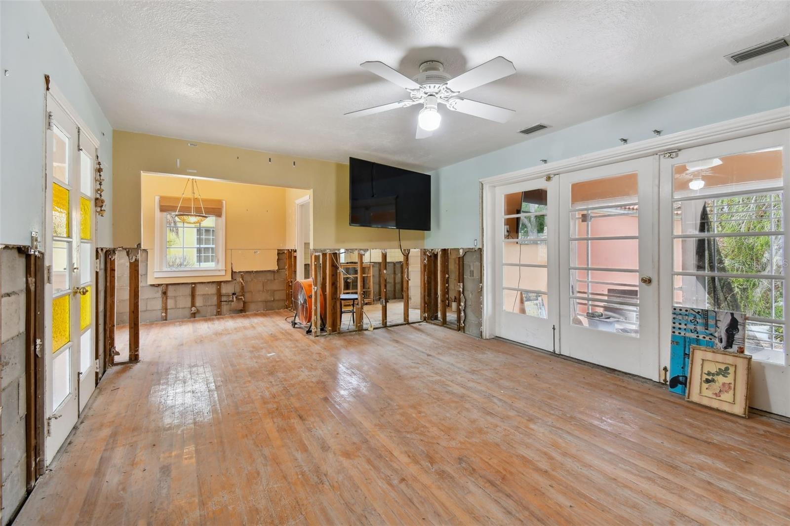 Image 12 of 70 For 16615 Gulf Boulevard