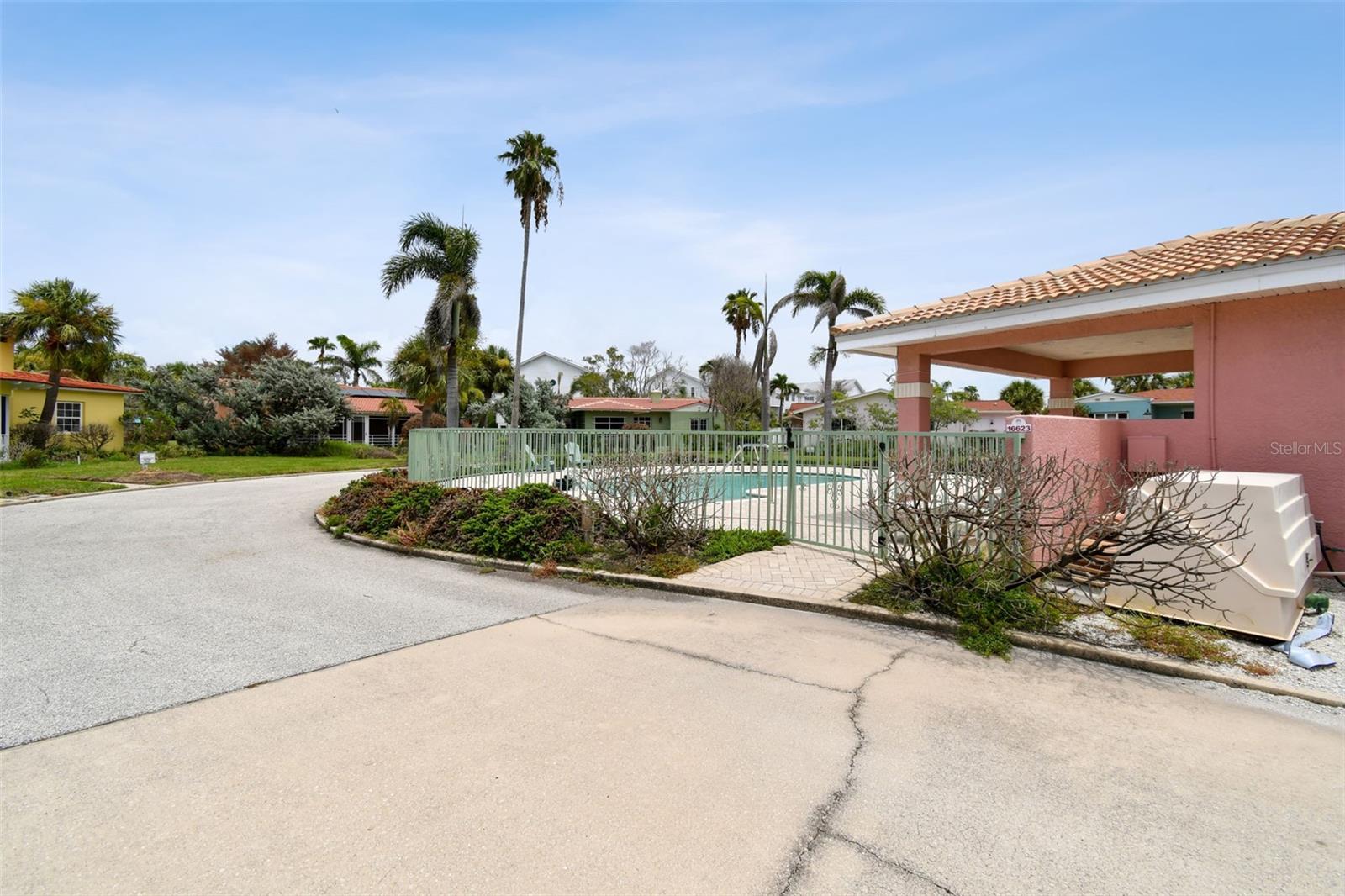 Image 22 of 70 For 16615 Gulf Boulevard