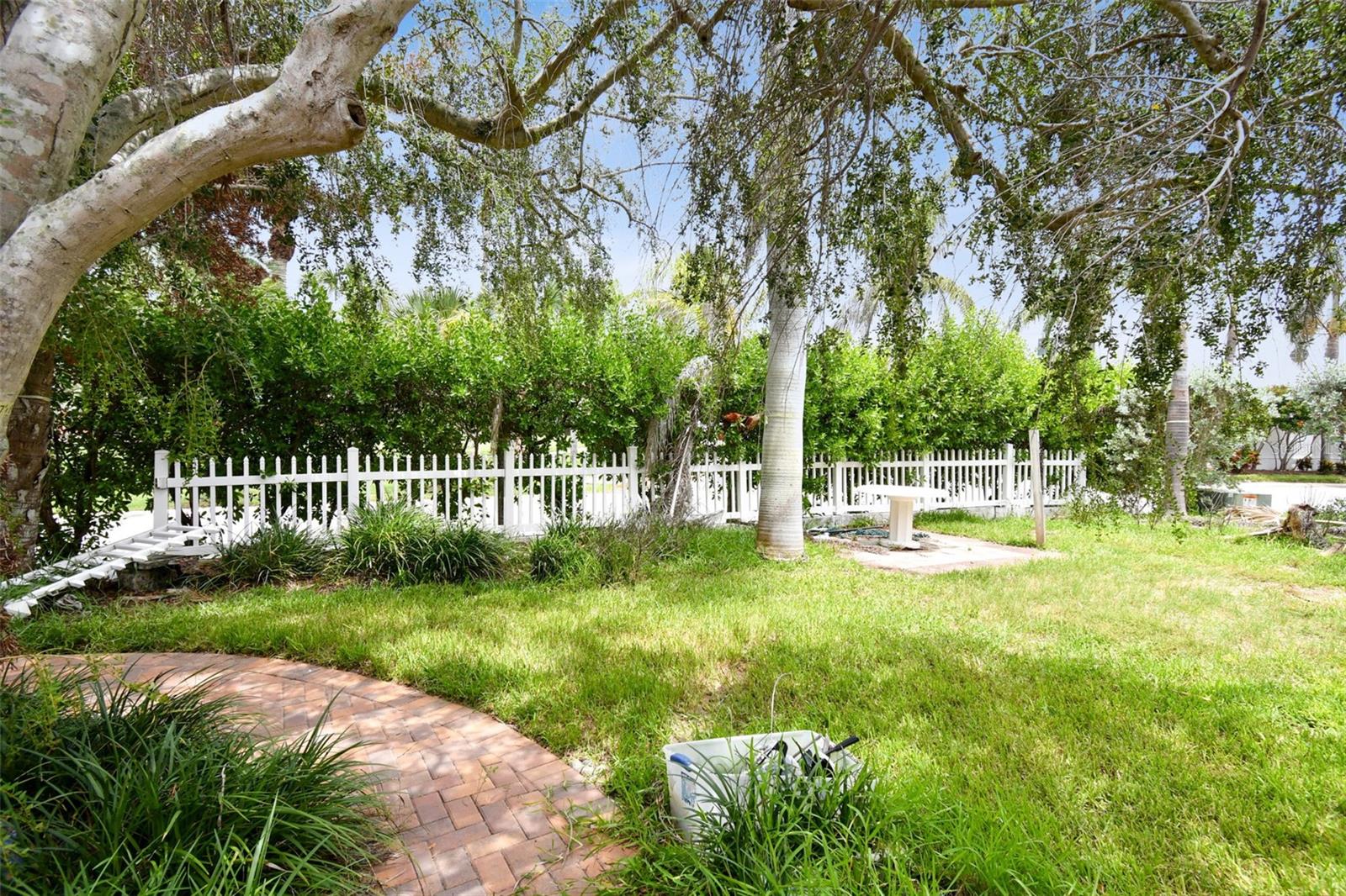 Image 28 of 70 For 16615 Gulf Boulevard