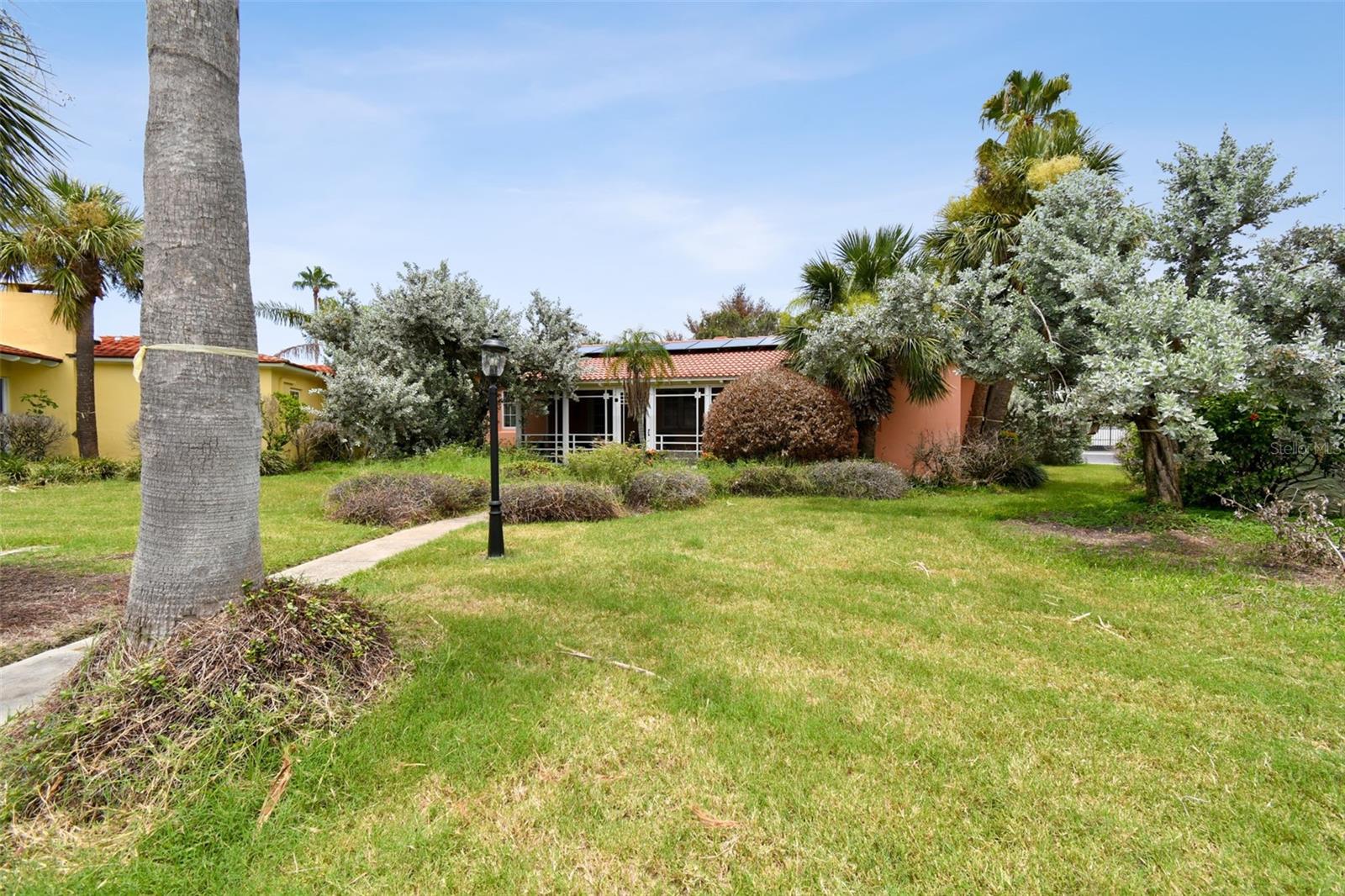 Image 6 of 70 For 16615 Gulf Boulevard