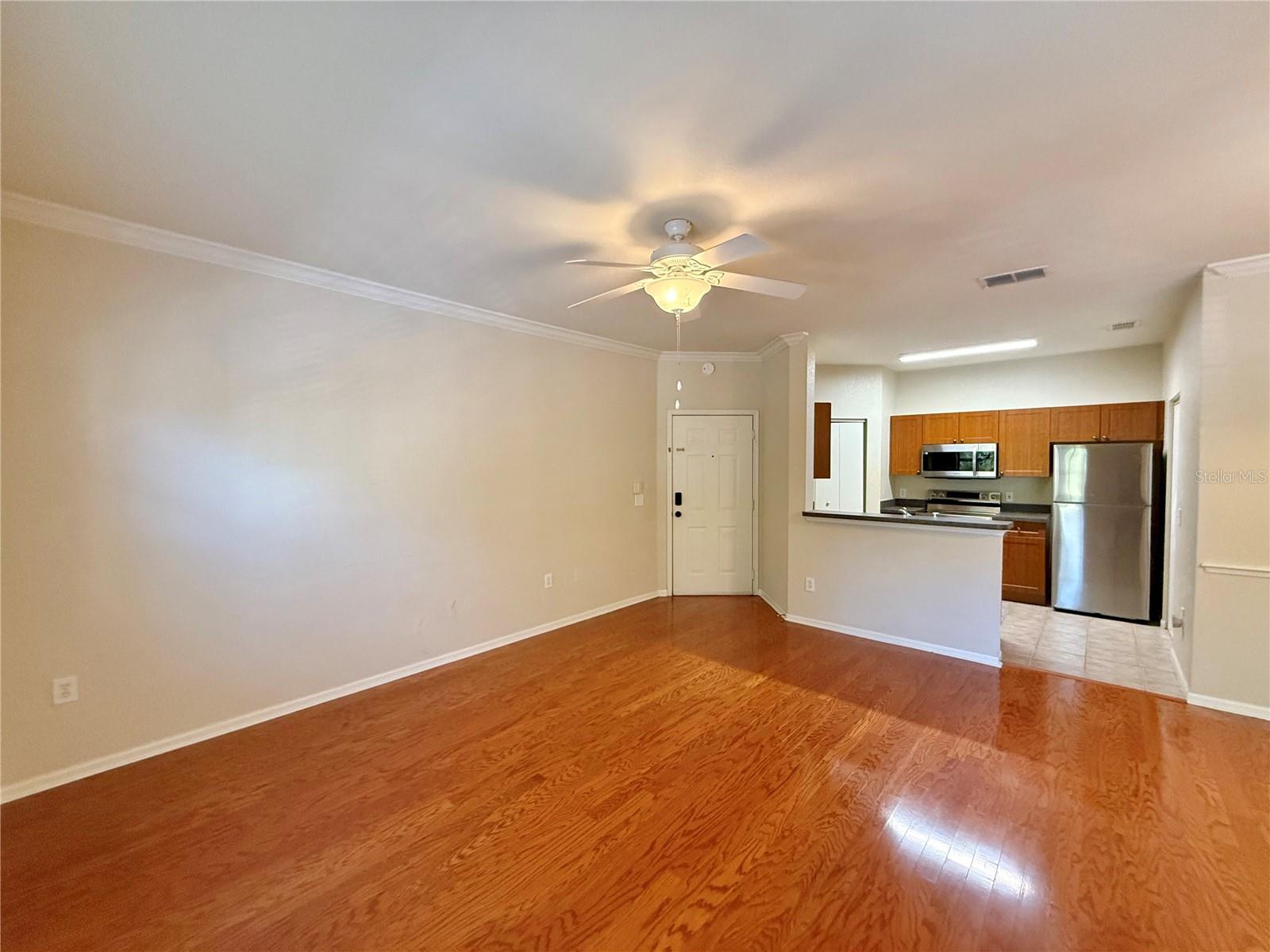 Image 4 of 17 For 2141 Portofino Place 2823