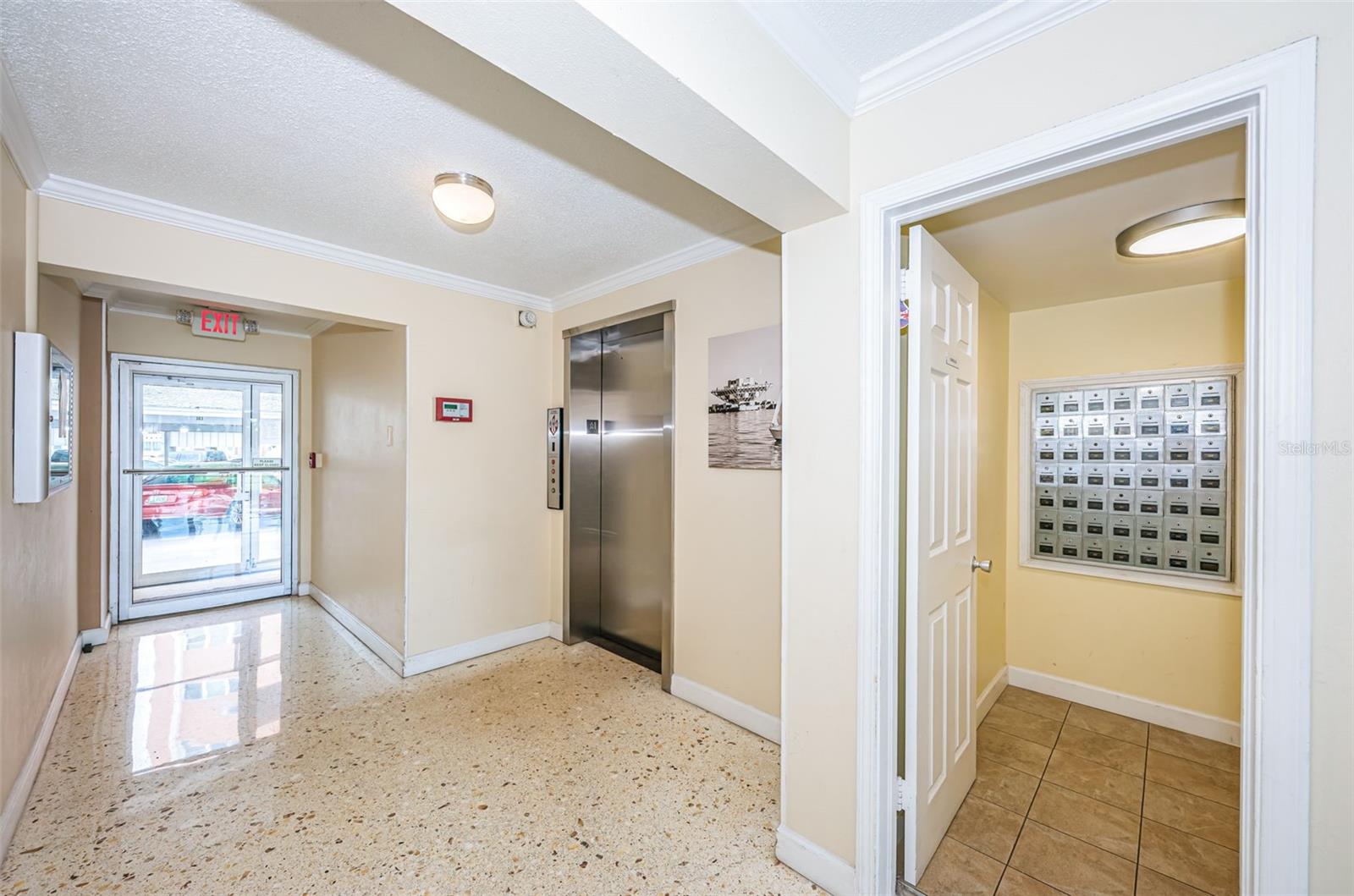 Image 4 of 75 For 1100 Shore Drive Ne 102
