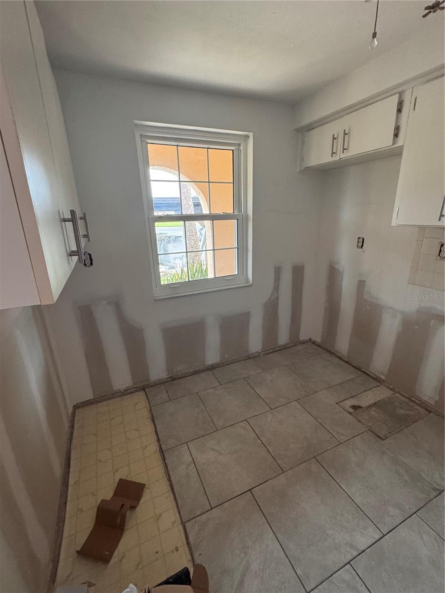 Image 2 of 14 For 4424 Sunstate Drive 4424