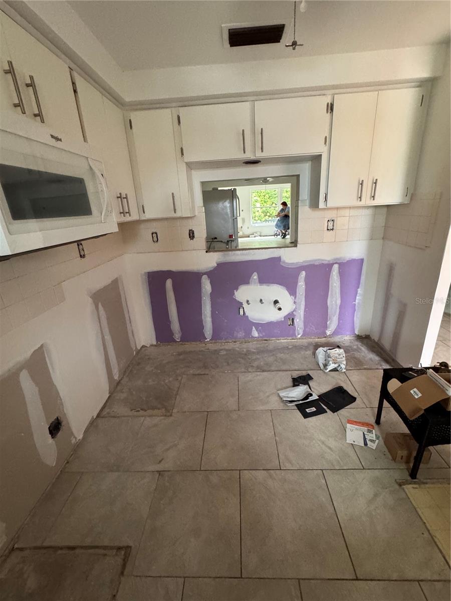 Image 3 of 14 For 4424 Sunstate Drive 4424