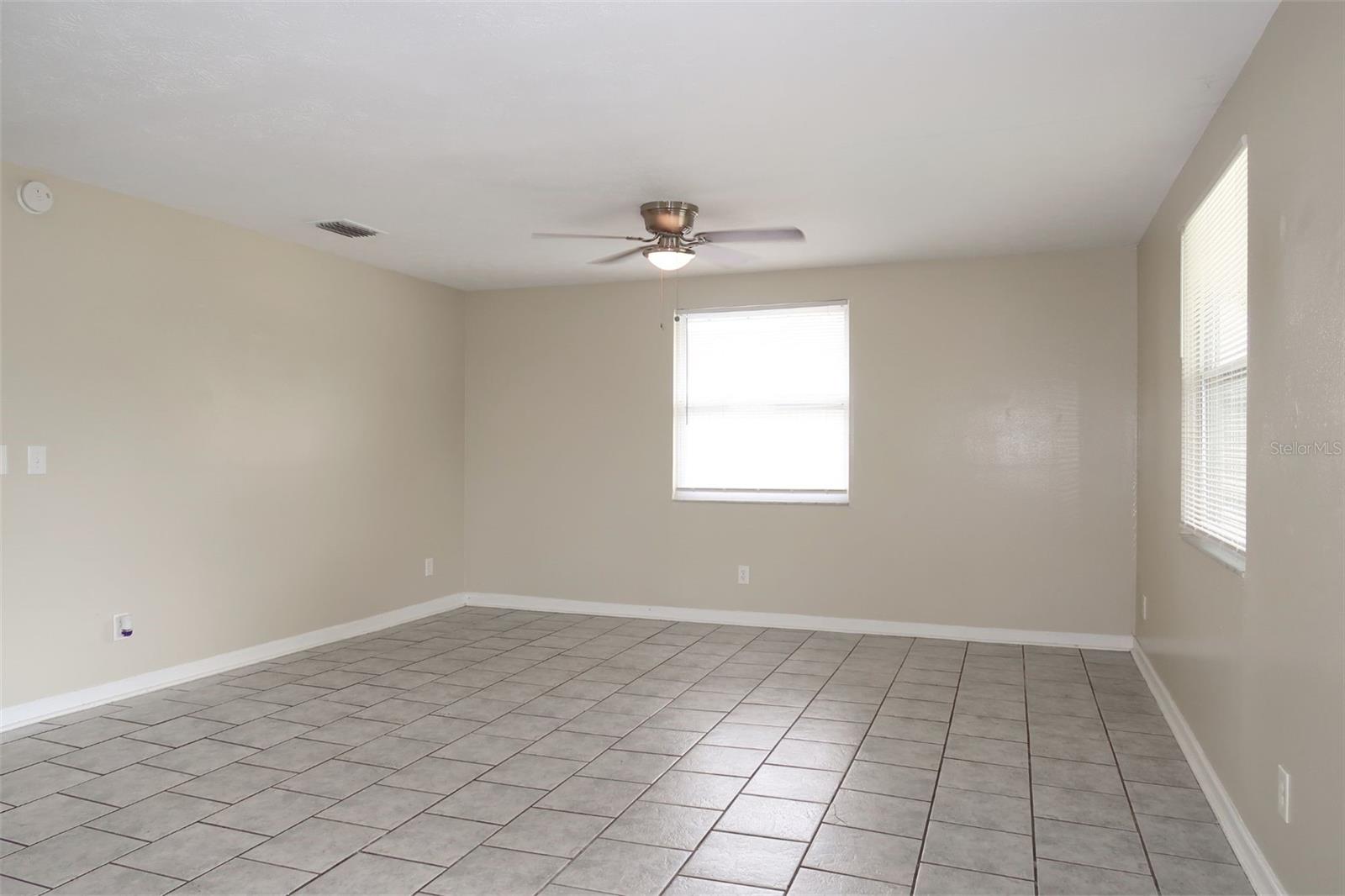 Image 10 of 20 For 807 4th Avenue Sw
