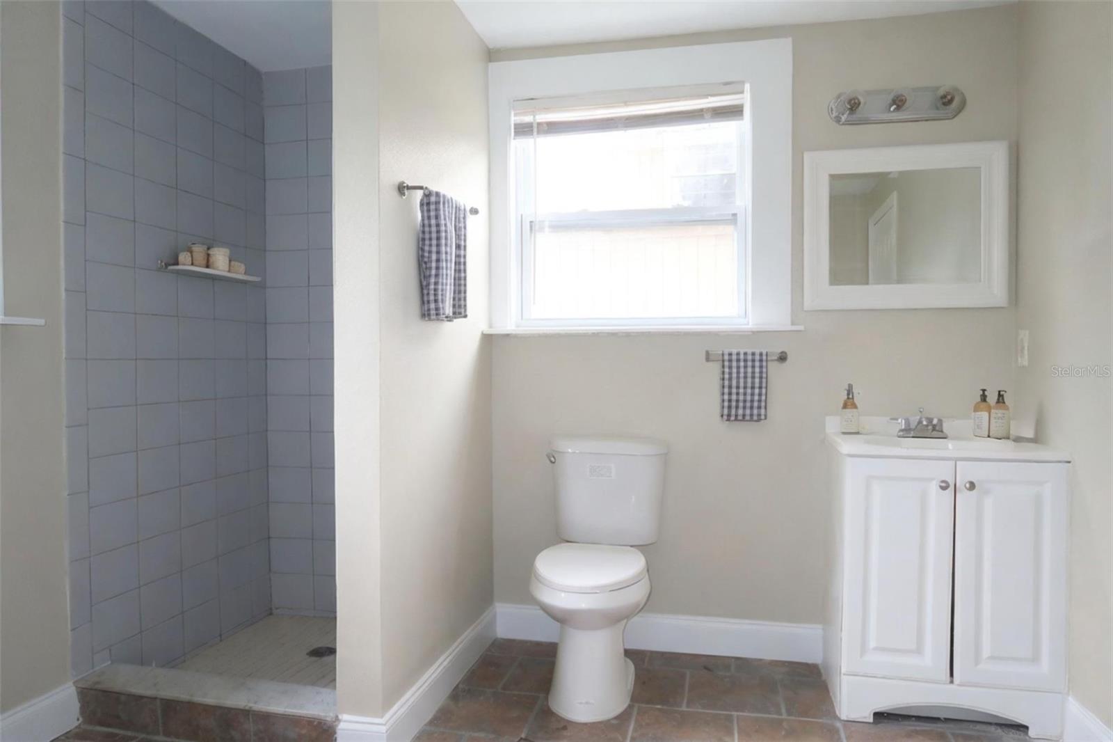 Image 9 of 20 For 807 4th Avenue Sw
