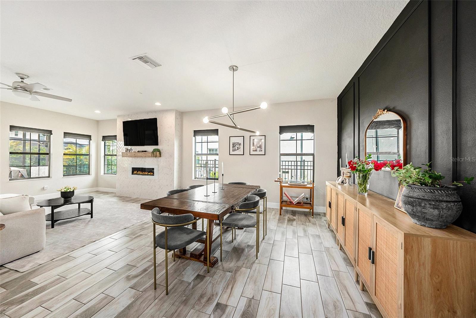 Listing photo id 11 for 4016 Cadence Loop