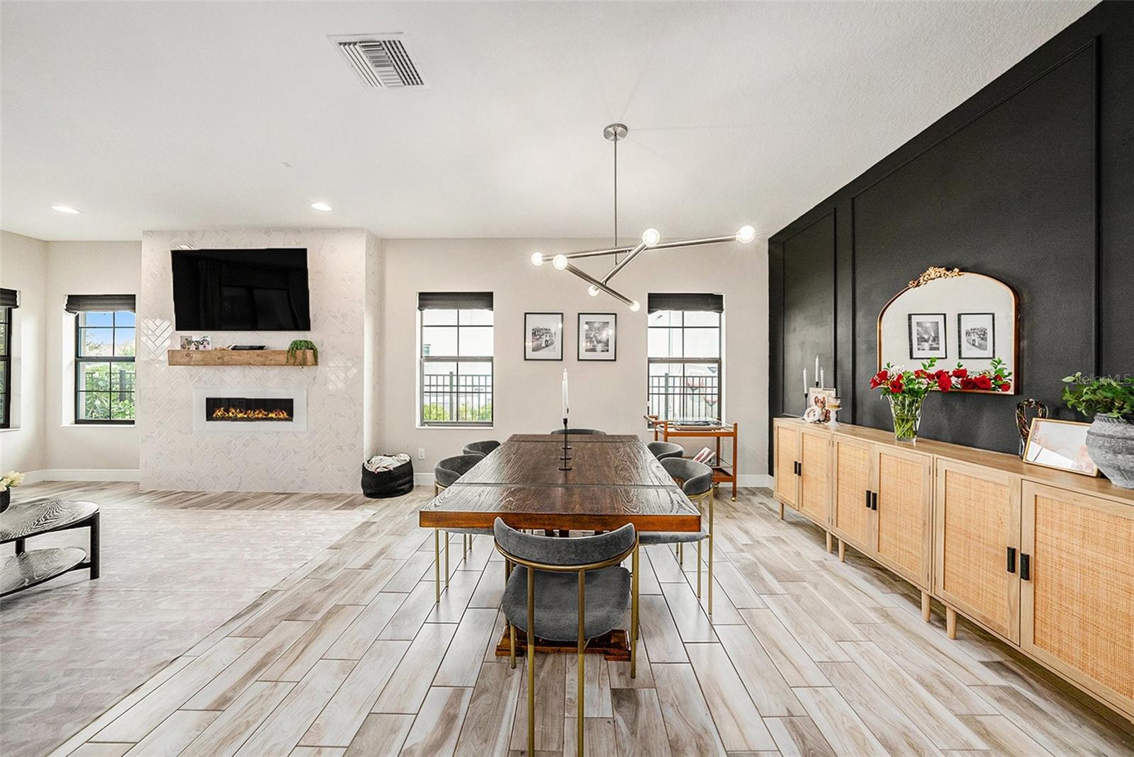 Listing photo id 12 for 4016 Cadence Loop