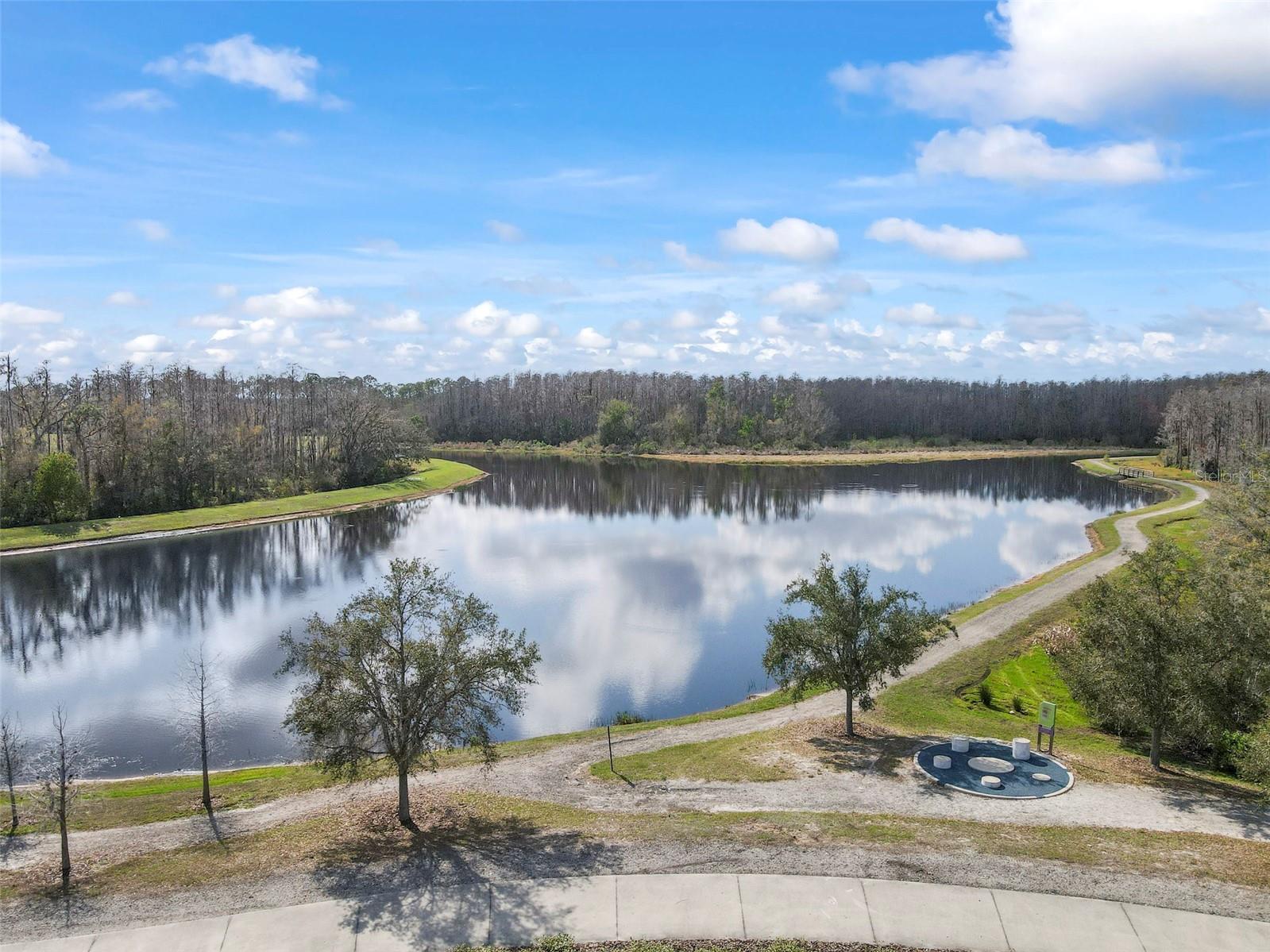 Listing photo id 26 for 4016 Cadence Loop