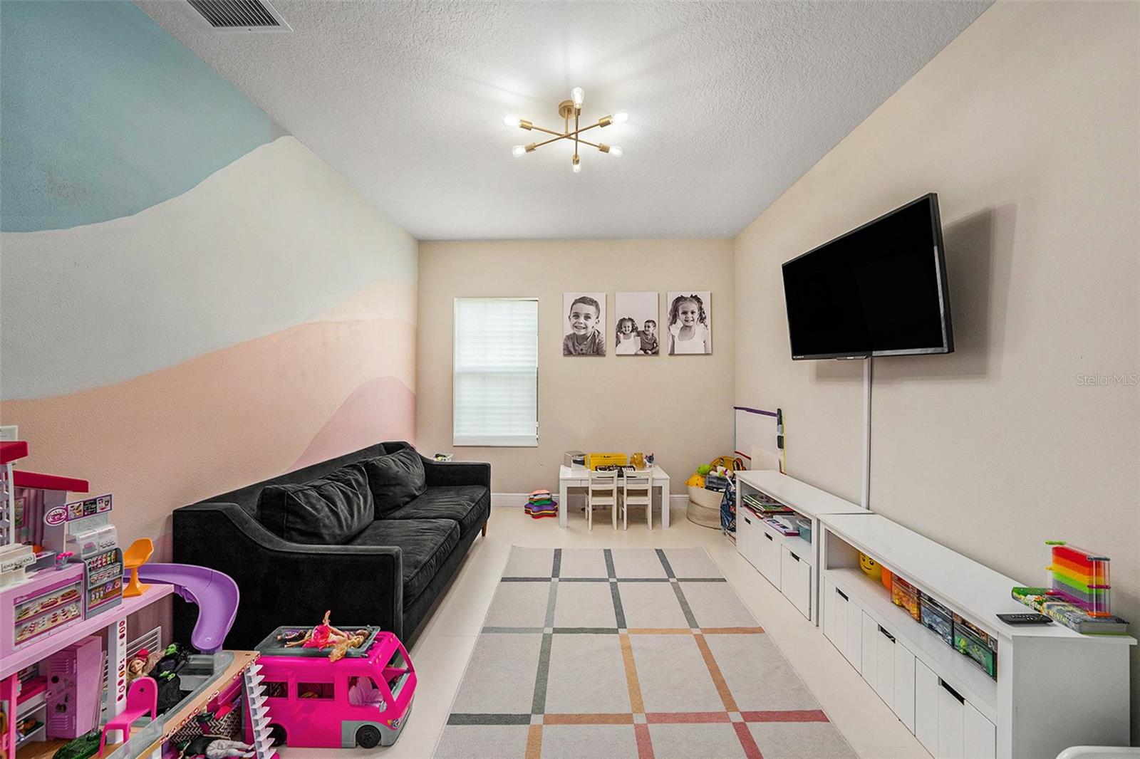 Listing photo id 5 for 4016 Cadence Loop