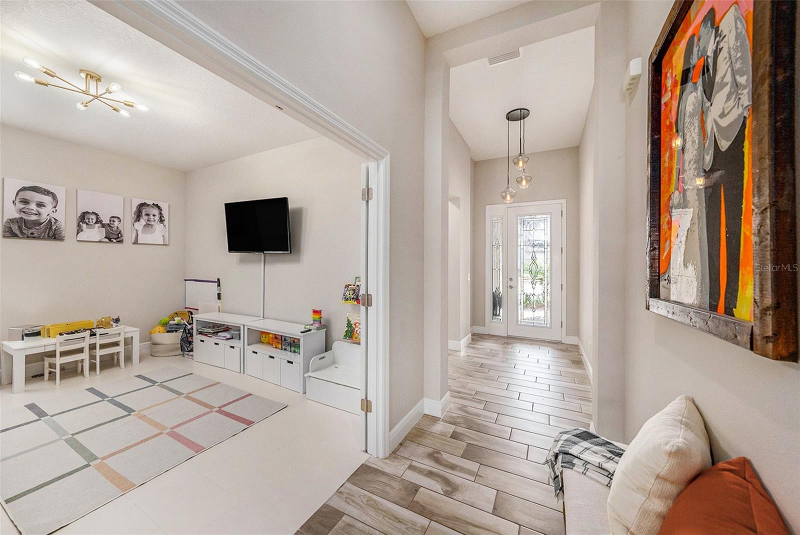 Listing photo id 6 for 4016 Cadence Loop