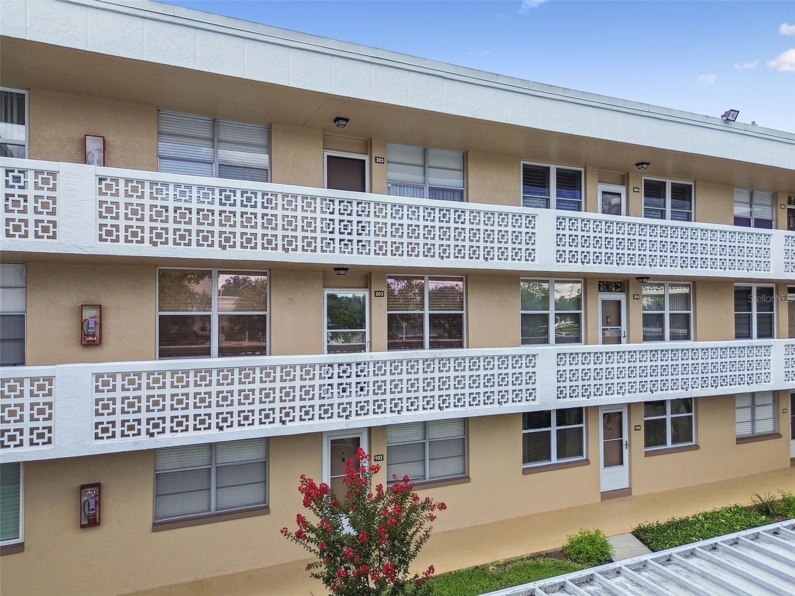 Details for 5095 Bay Street Ne 103, ST PETERSBURG, FL 33703