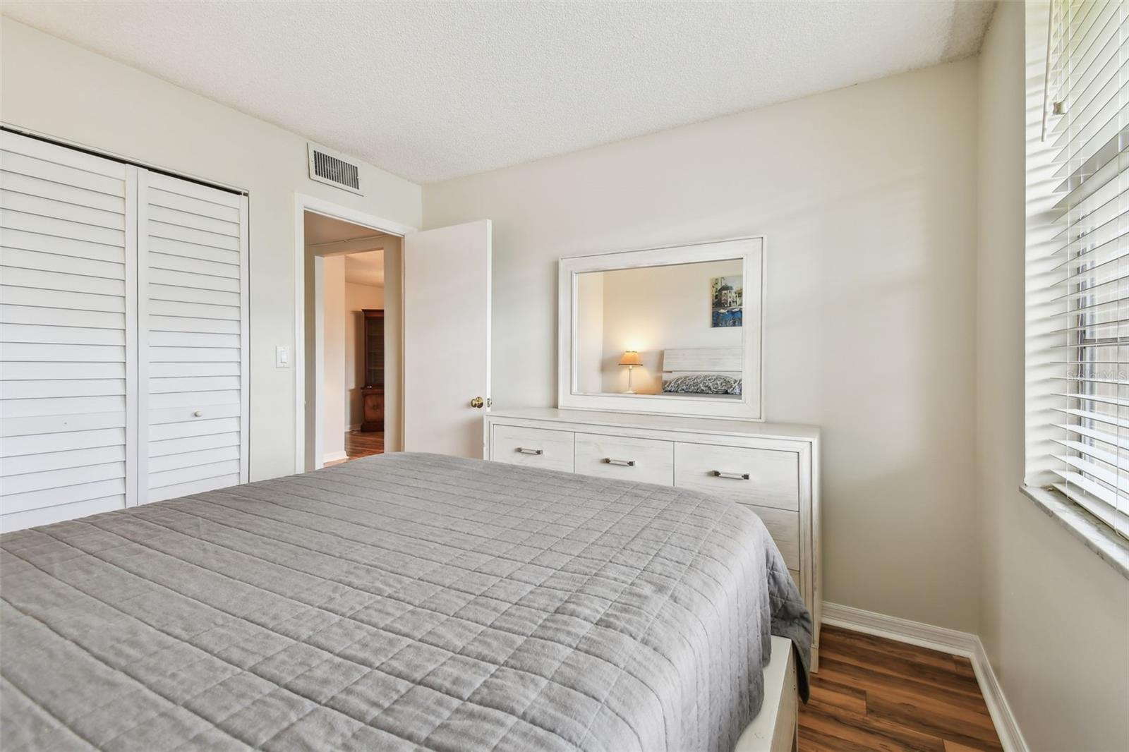 Image 18 of 27 For 5095 Bay Street Ne 103