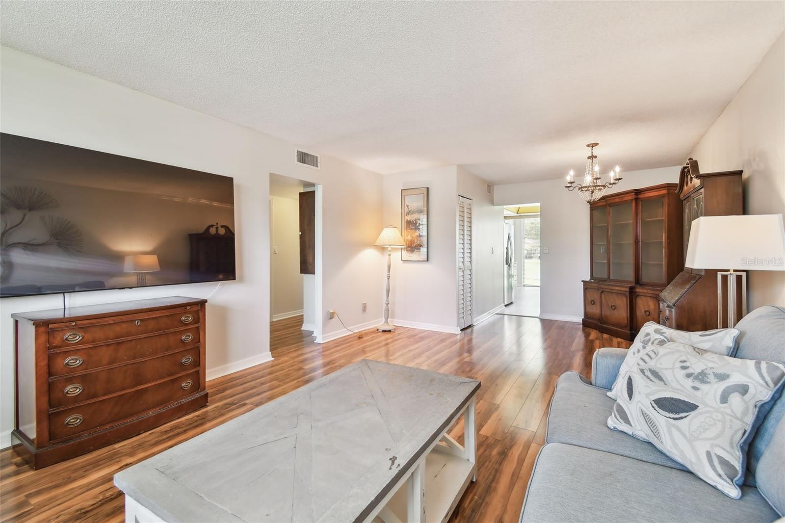 Image 6 of 27 For 5095 Bay Street Ne 103