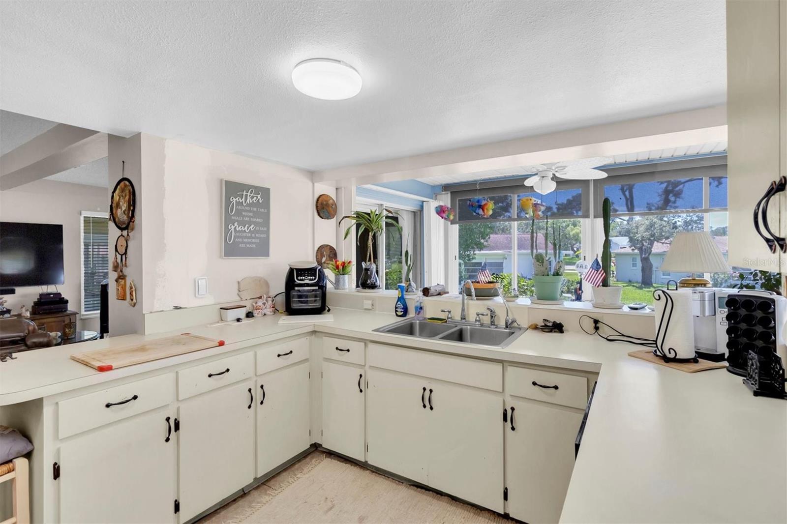 Image 10 of 27 For 10531 Meadow Hill Drive