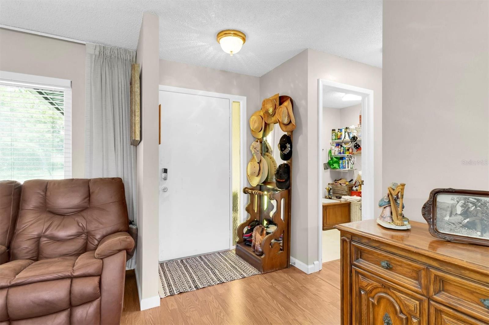Image 4 of 27 For 10531 Meadow Hill Drive