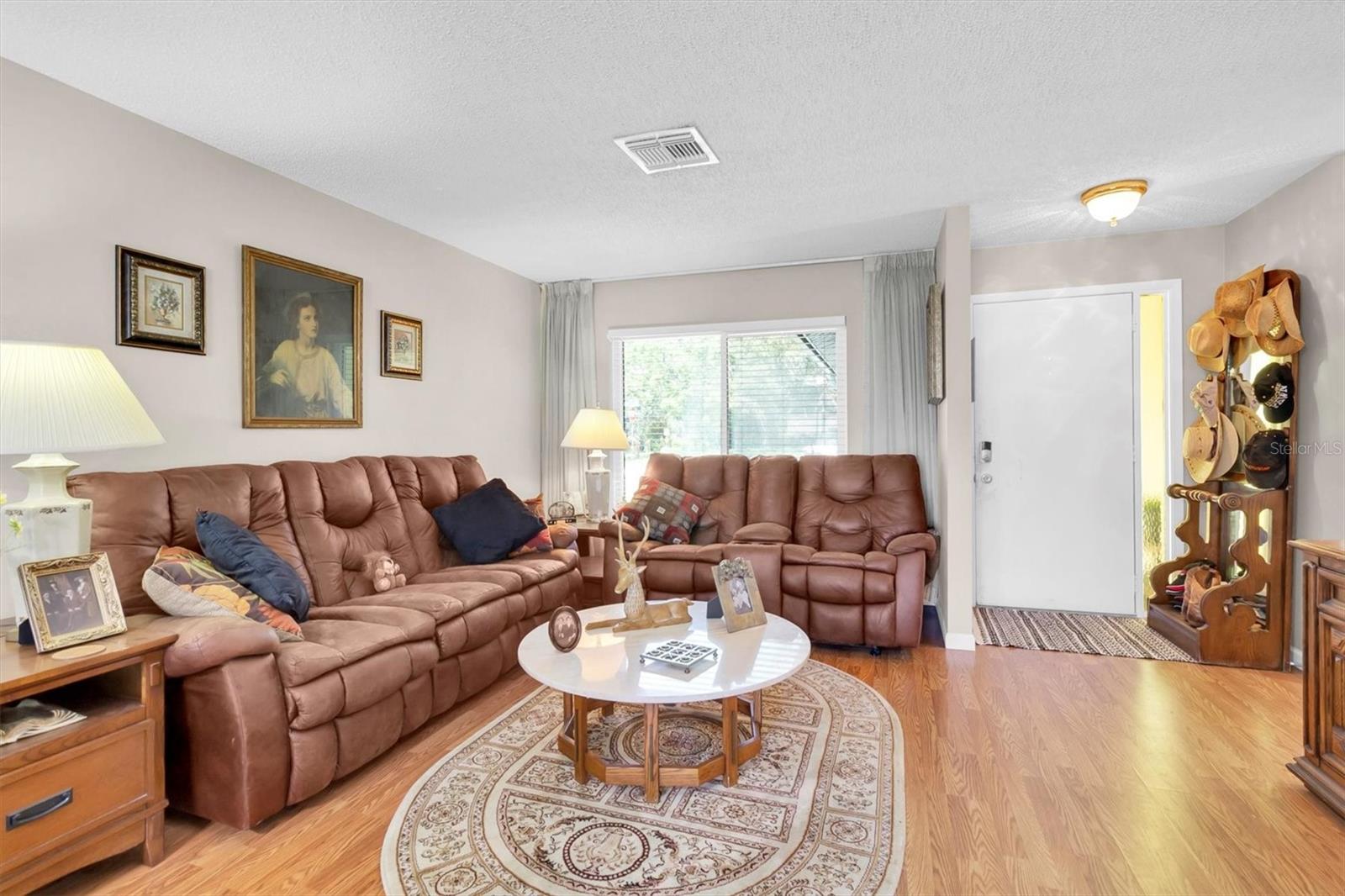 Image 5 of 27 For 10531 Meadow Hill Drive