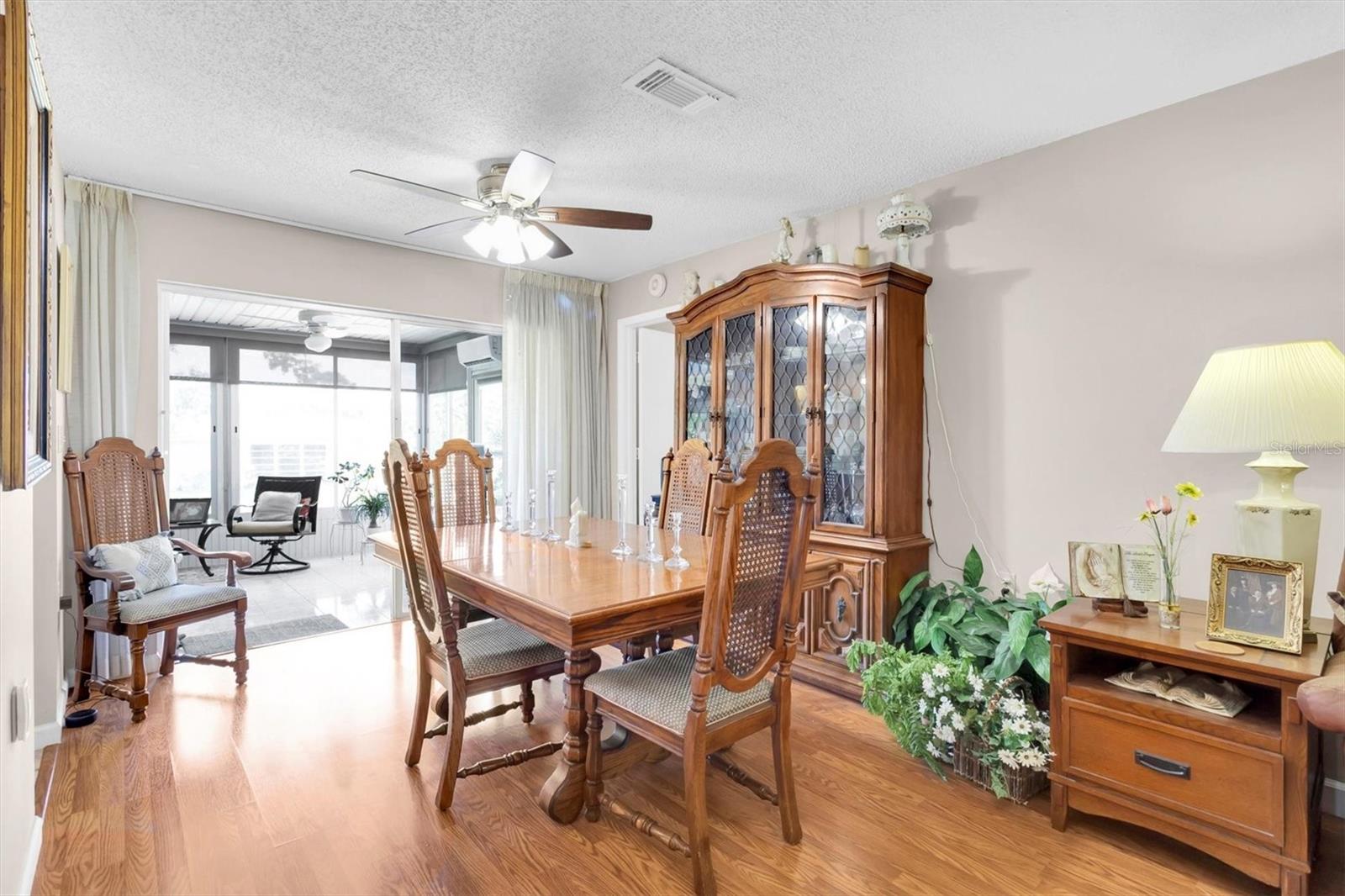 Image 7 of 27 For 10531 Meadow Hill Drive