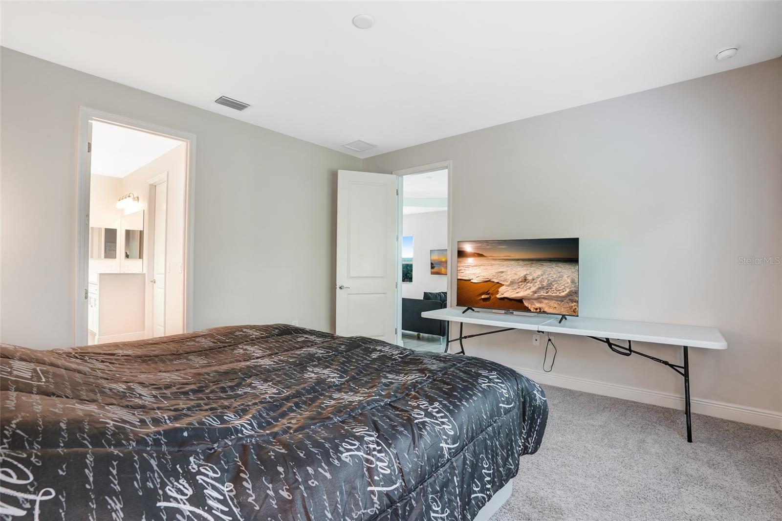 Image 16 of 53 For 7028 Mistral Way