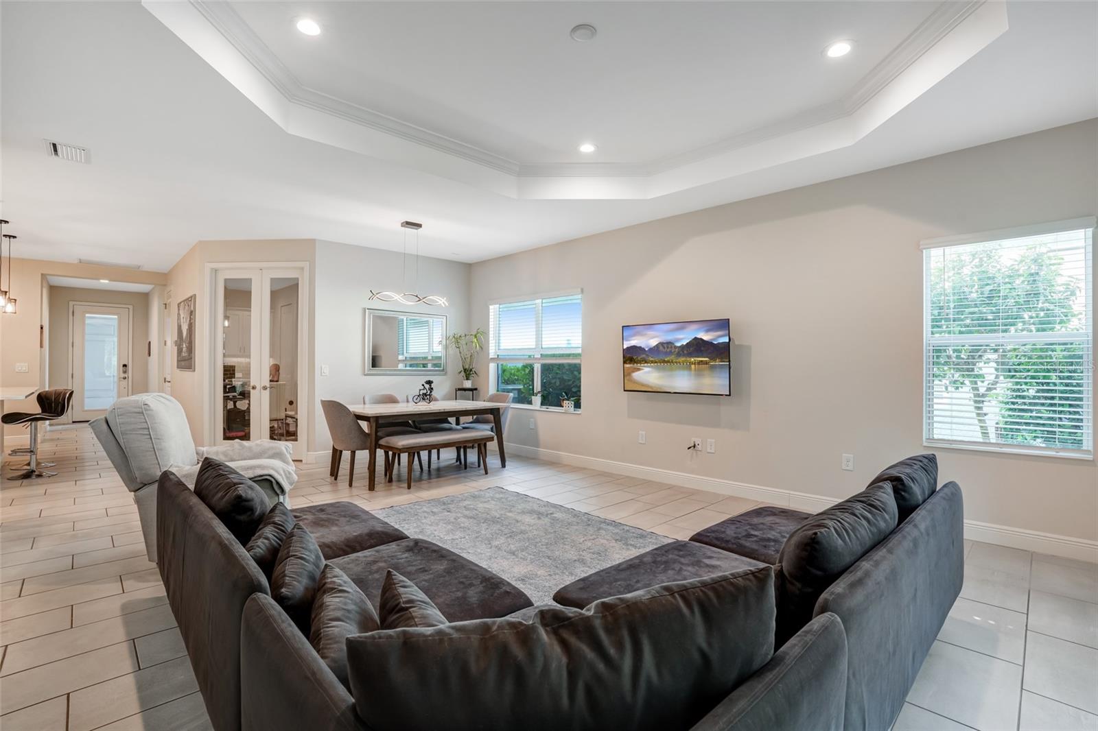 Image 4 of 53 For 7028 Mistral Way