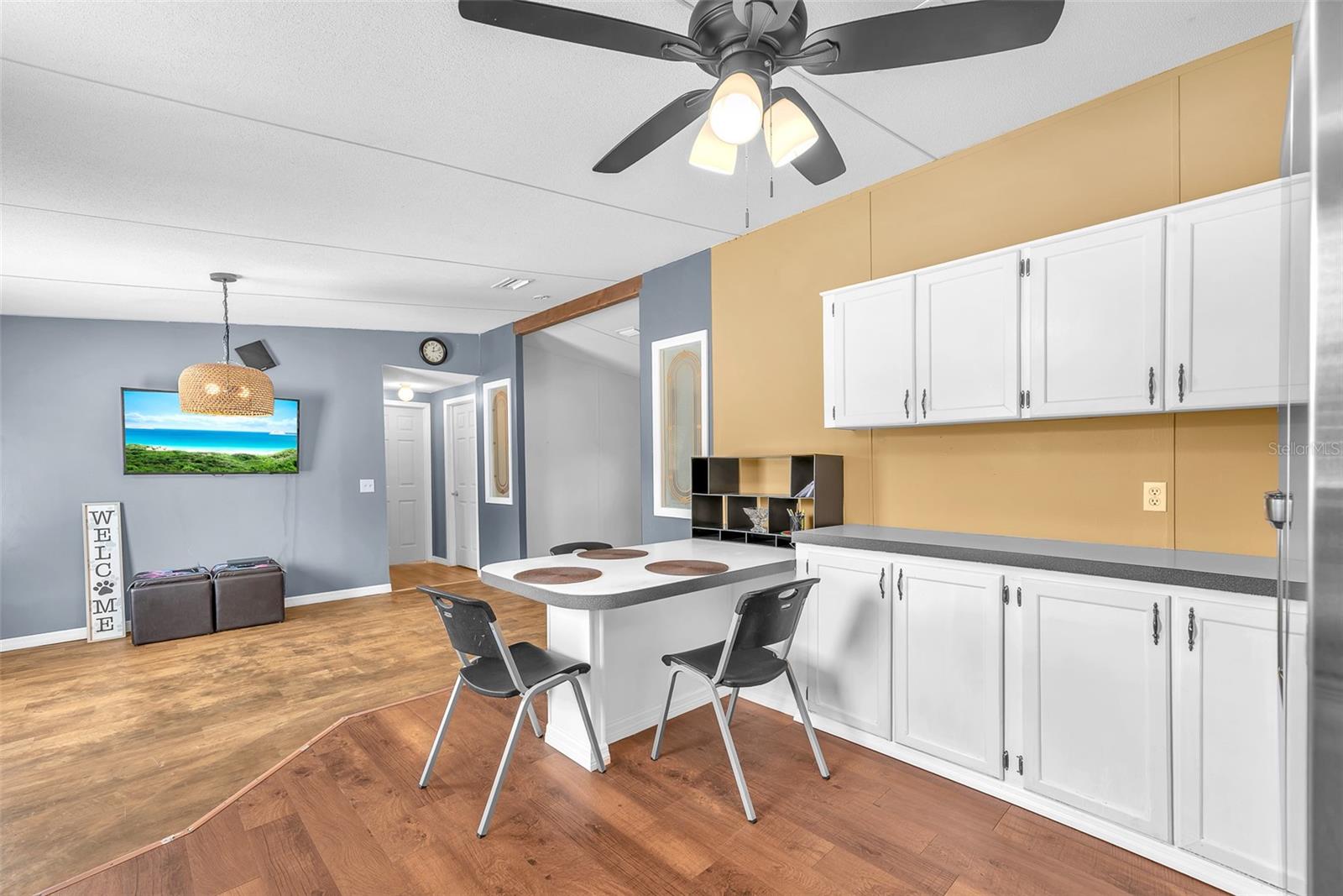 Listing photo id 11 for 12716 Darren Place