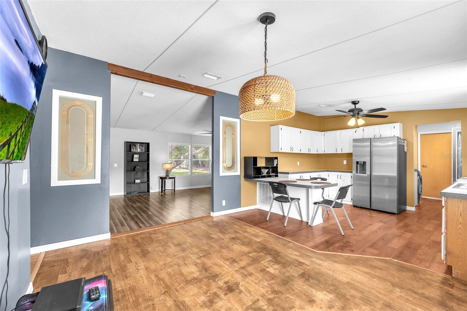 Listing photo id 14 for 12716 Darren Place
