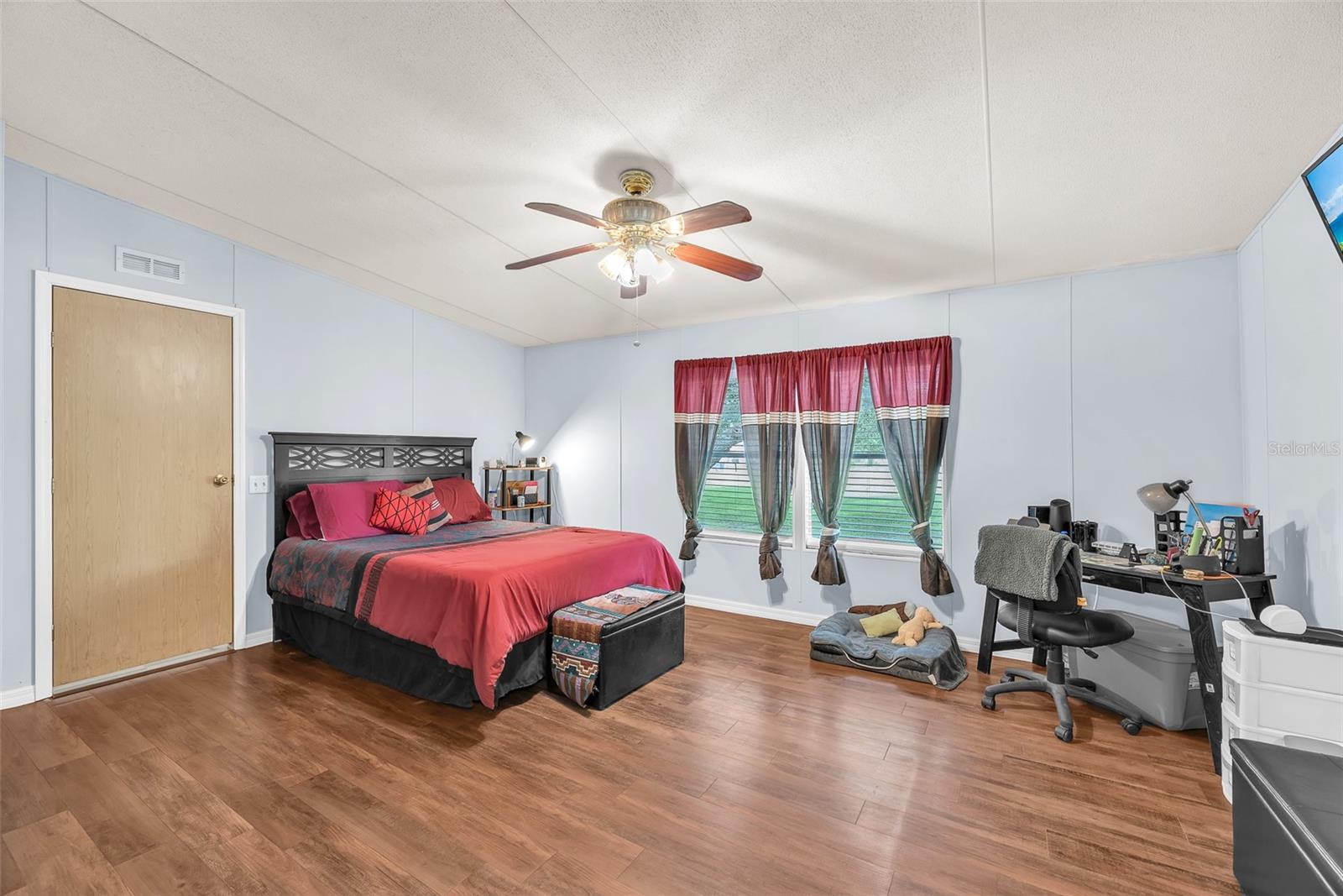 Listing photo id 17 for 12716 Darren Place